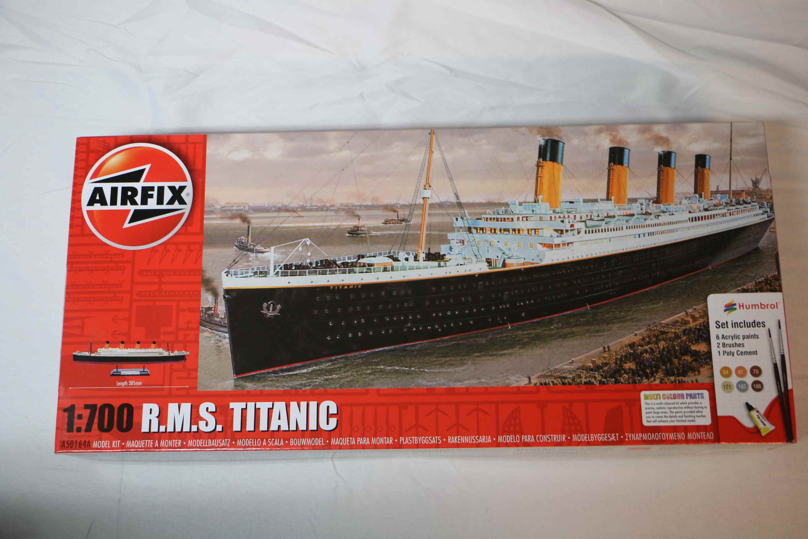 AIR50164A - Airfix 1/700 RMS Titanic Starter Set