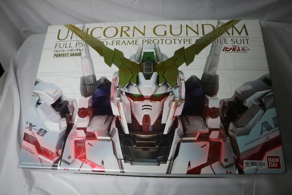 BAN0194365 - Bandai Perfect Grade RX-0 Unicorn Gundam