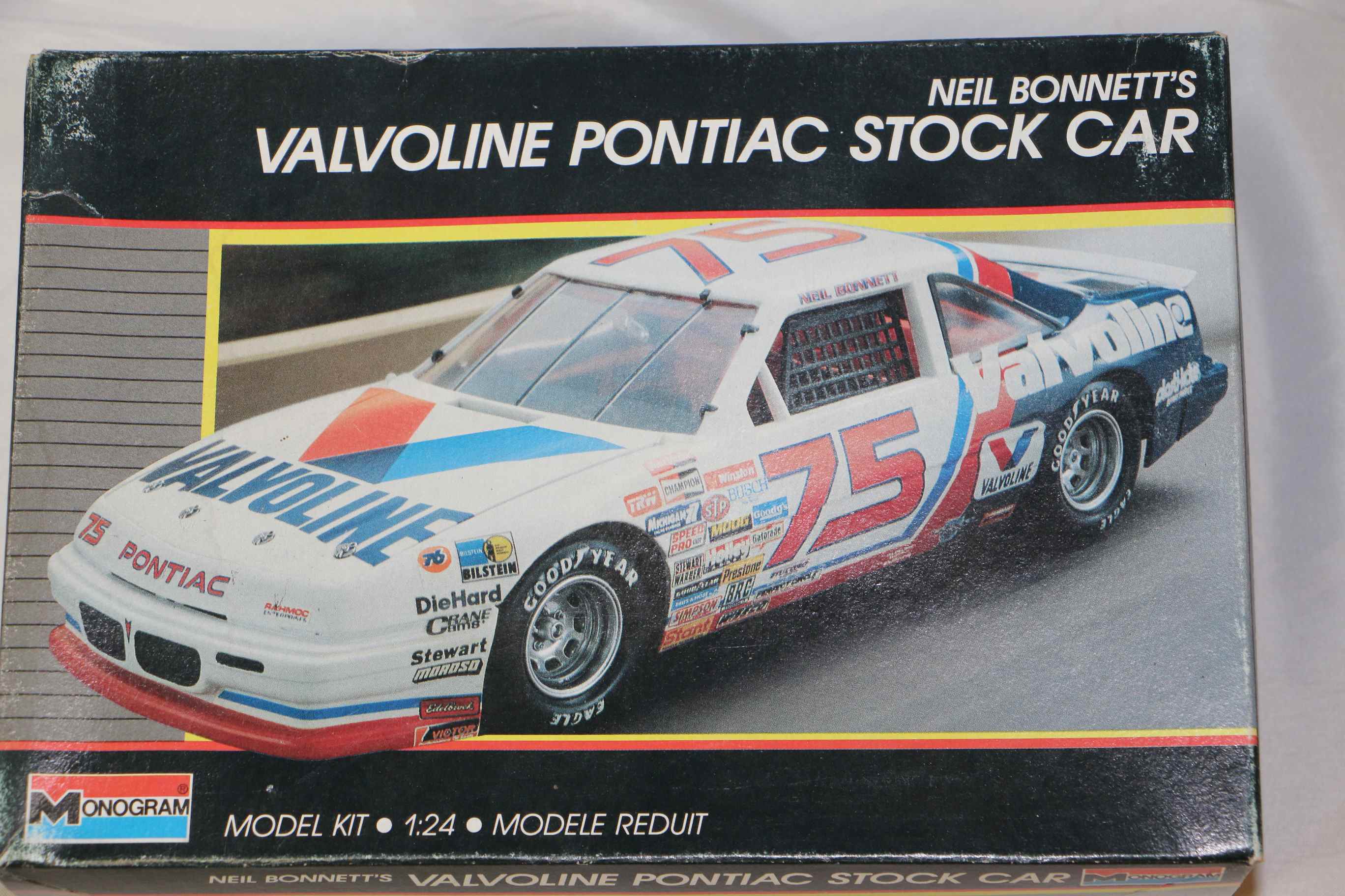 MON2787 - Monogram 1/24 Valvoline Pontiac Stock Car