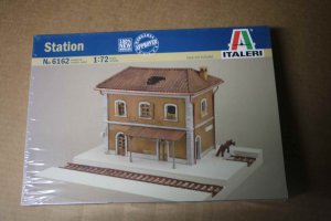 ITA6162 - Italeri 1/72 Railway Station