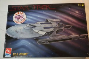 AMT8766 - AMT 1/650 Star Trek USS Reliant