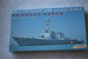 DRA7029 - Dragon 1/700 USS Arleigh Burke AEGIS Destroyer