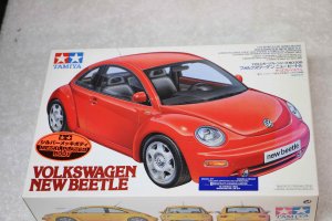 TAM89593 - Tamiya 1/24 Volkswagen New Beetle (metal plated body)