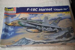 REV5836 - Revell 1/48 F-18C Hornet "Chippe Ho"