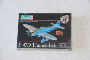 RMX1032 - Revell 1/144 P-47D Thunderbolt